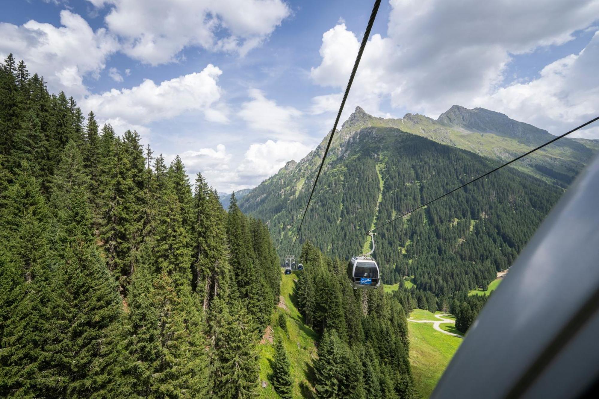 Landal Hochmontafon Hotell Gargellen Exteriör bild