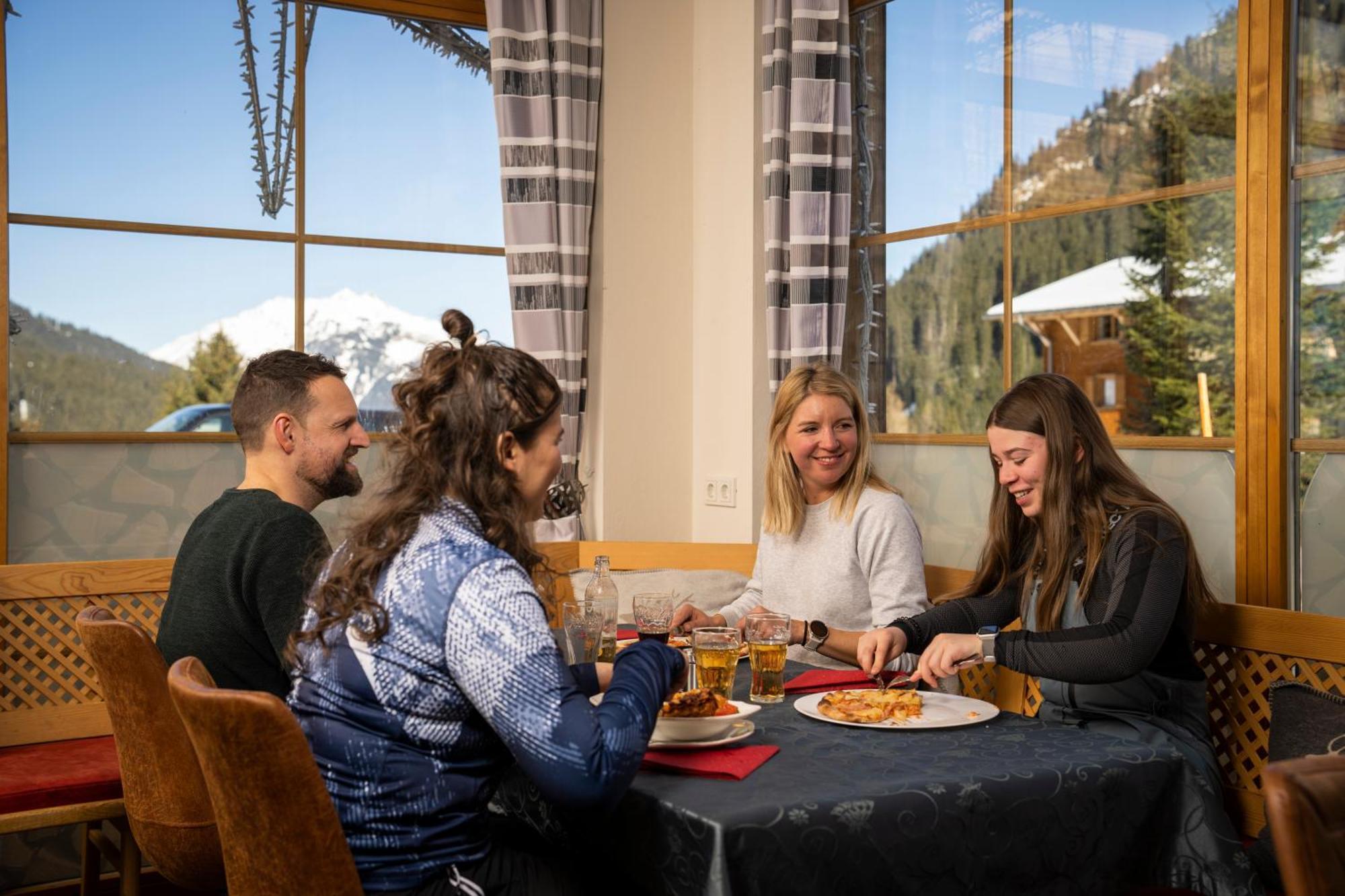 Landal Hochmontafon Hotell Gargellen Exteriör bild